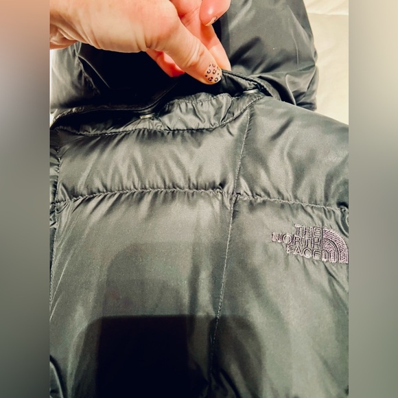 THE NORTH FACE
Metropolis III 550 Fill Power
Down Hooded Parka in
BLACK - Picture 11 of 12